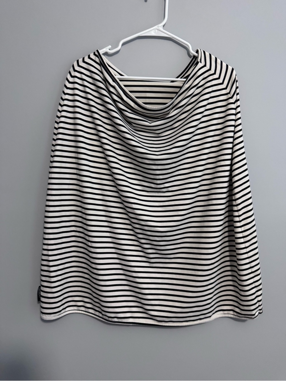 Striped Black & White Cowl Nuroo nursing and car seat cover